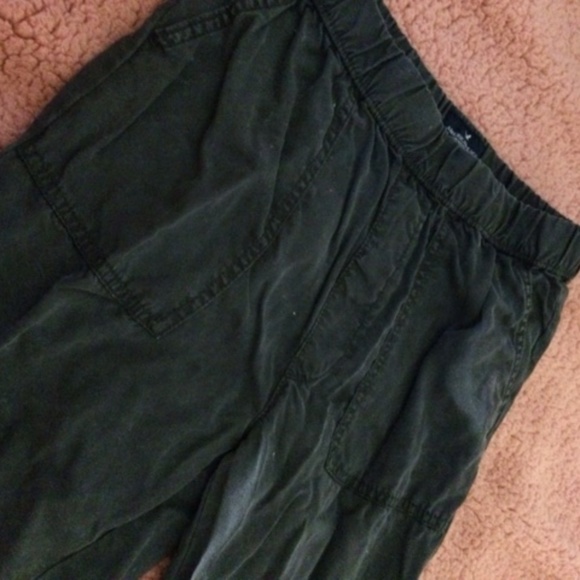 American Eagle Jogger Pants - Picture 2 of 3